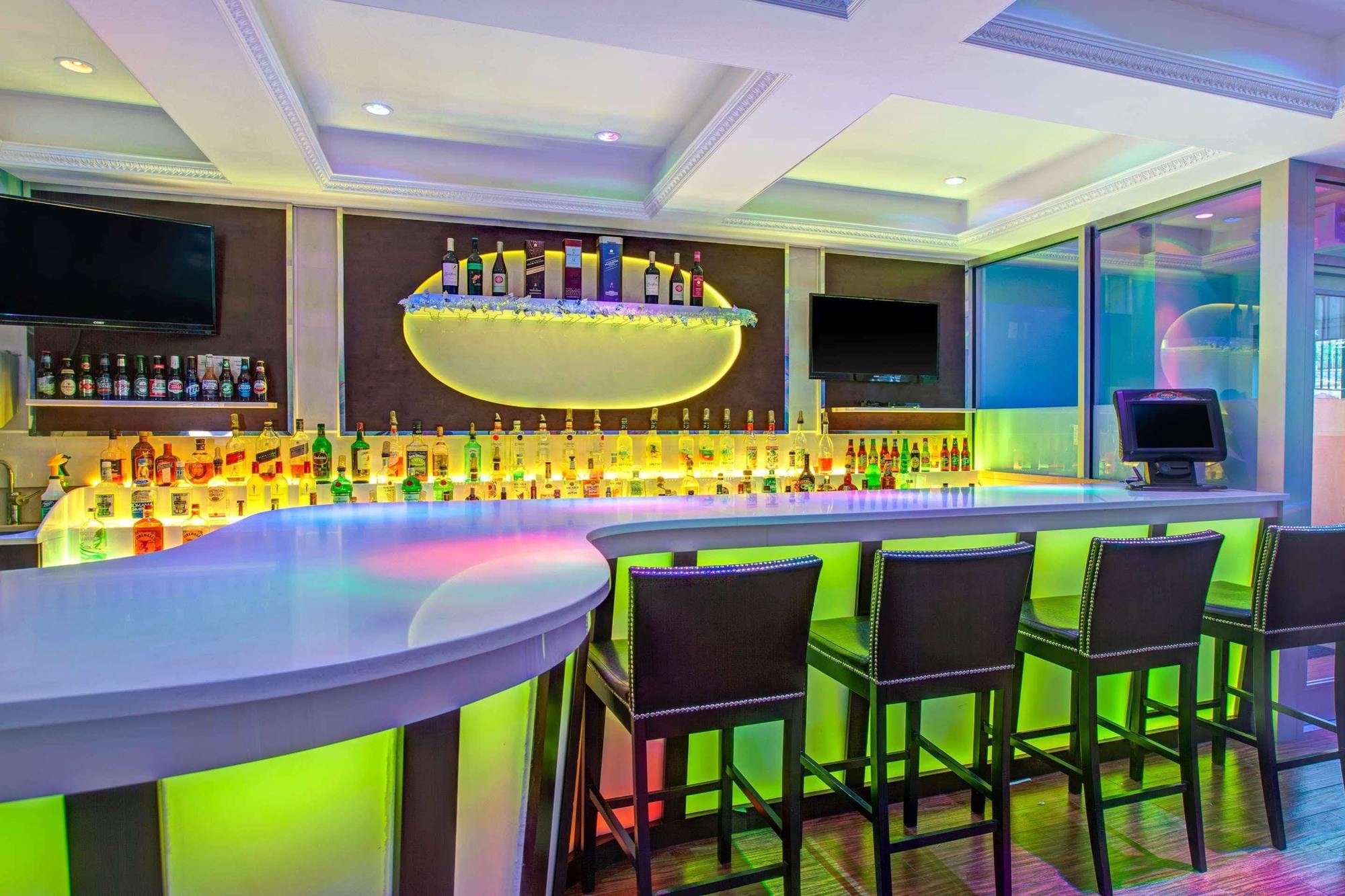 Days Inn & Suites By Wyndham Ozone Park/Jfk Airport New York Eksteriør bilde