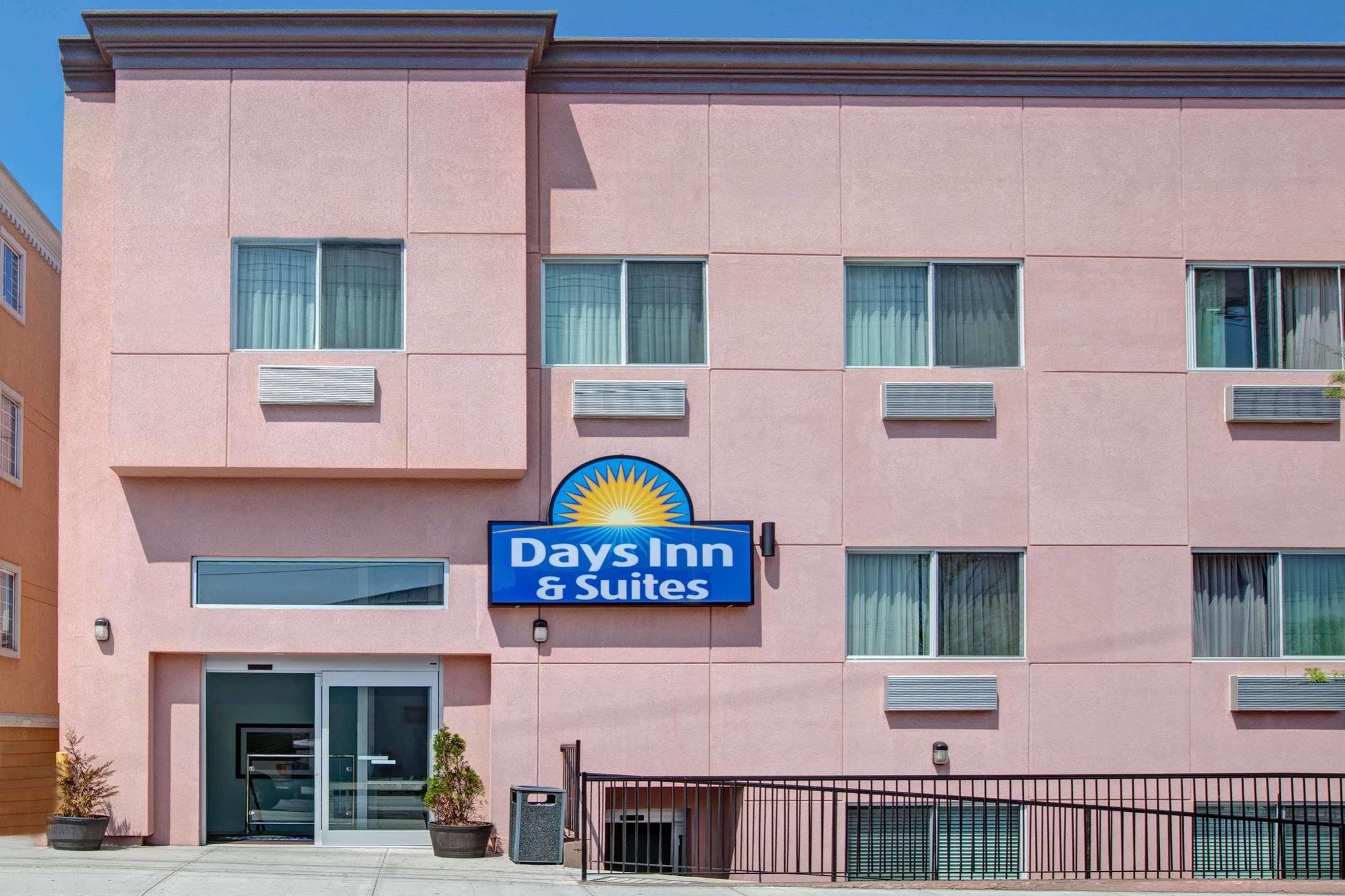 Days Inn & Suites By Wyndham Ozone Park/Jfk Airport New York Eksteriør bilde