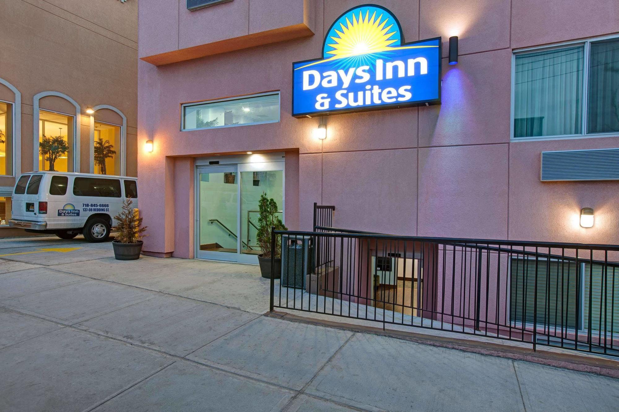 Days Inn & Suites By Wyndham Ozone Park/Jfk Airport New York Eksteriør bilde